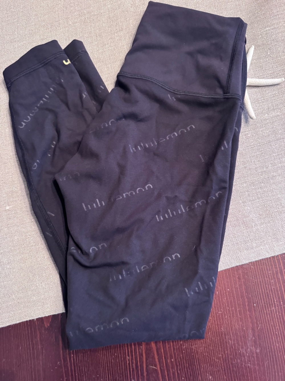 Lululemon Wunder Train High-Rise Tight 25" Embossed Lululemon Black size 8